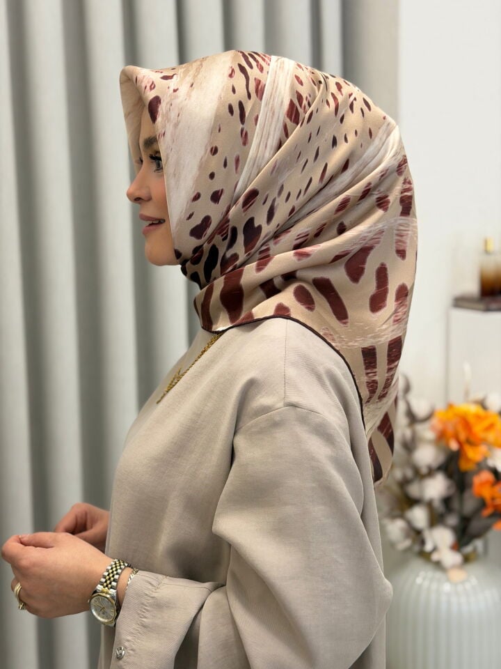 AKER SURA İPEK EŞARP