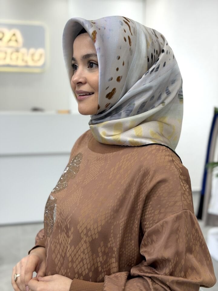 AKER SURA İPEK EŞARP