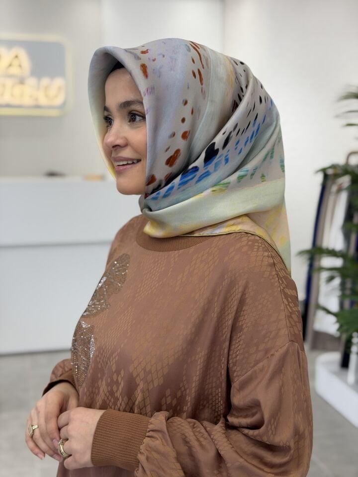 AKER SURA İPEK EŞARP