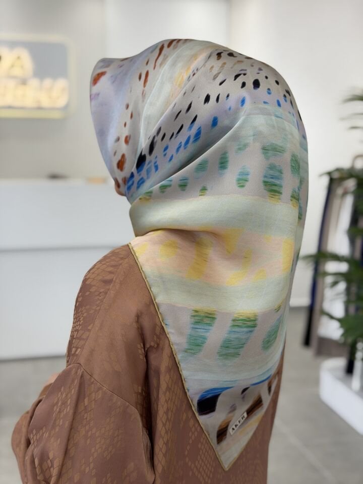 AKER SURA İPEK EŞARP