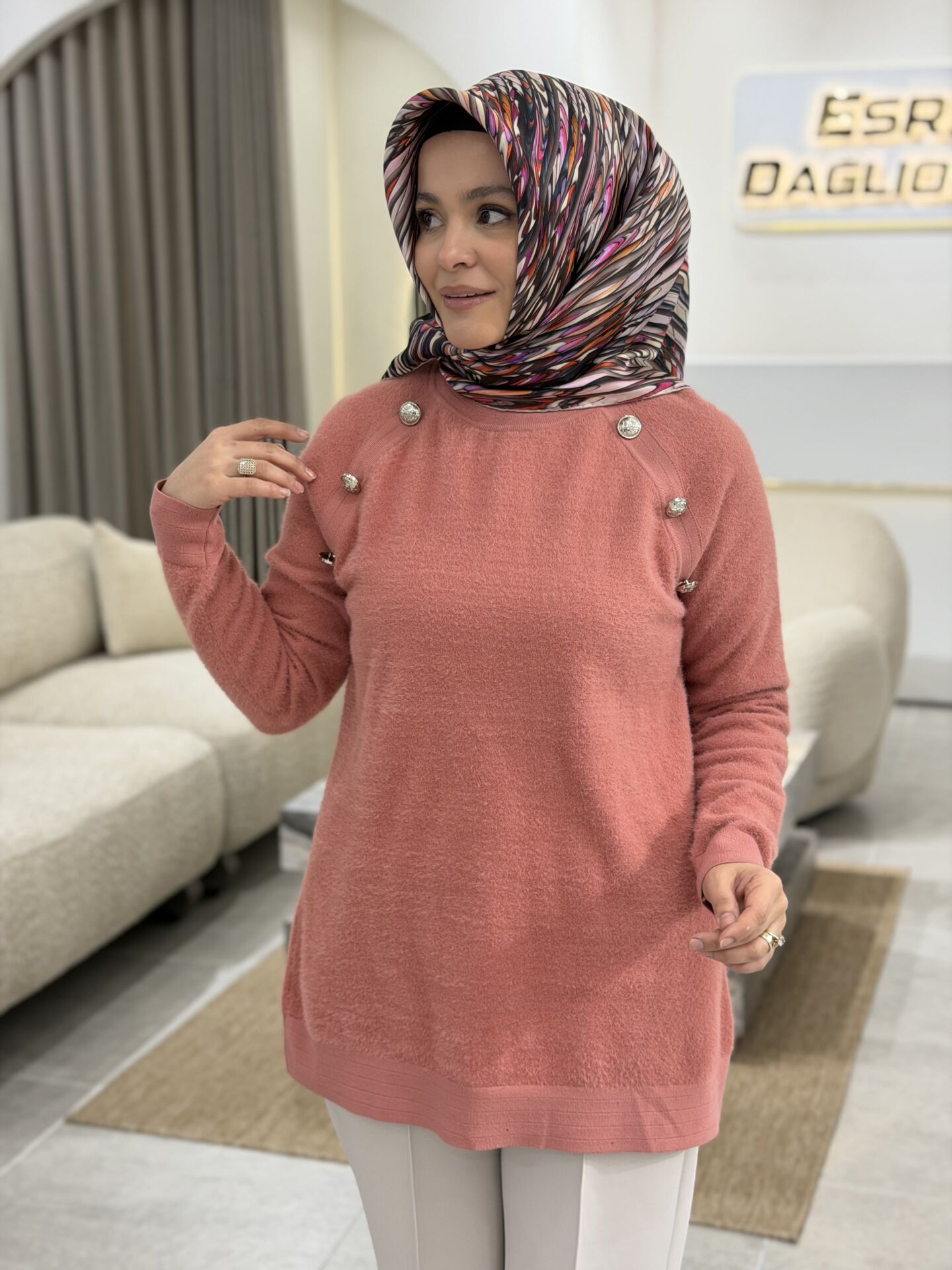 TIĞ TRİKO REGLAN KOLLU DÜĞME DETAYLI TUNİK PEMBE