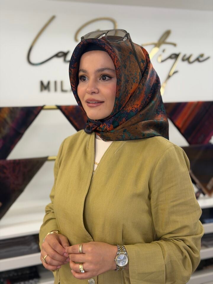 LA BOUTİQUE SURA İPEK EŞARP (ÖN SİPARİŞ)