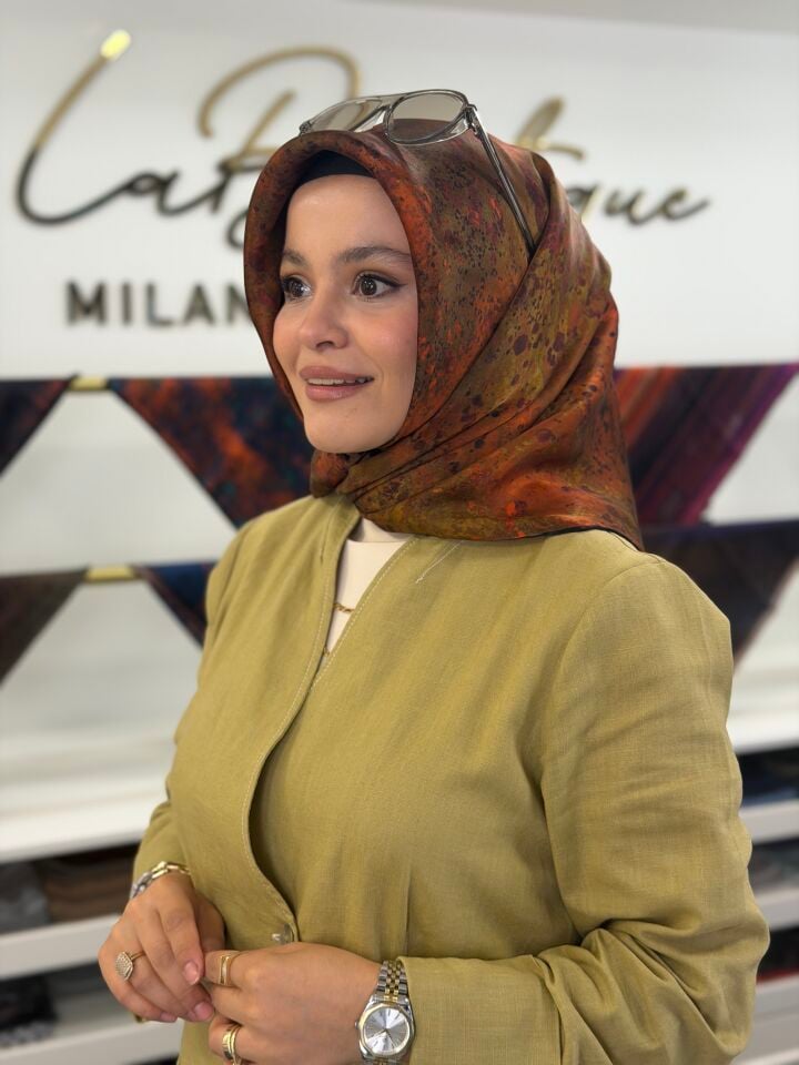 LA BOUTİQUE SURA İPEK EŞARP (ÖN SİPARİŞ)