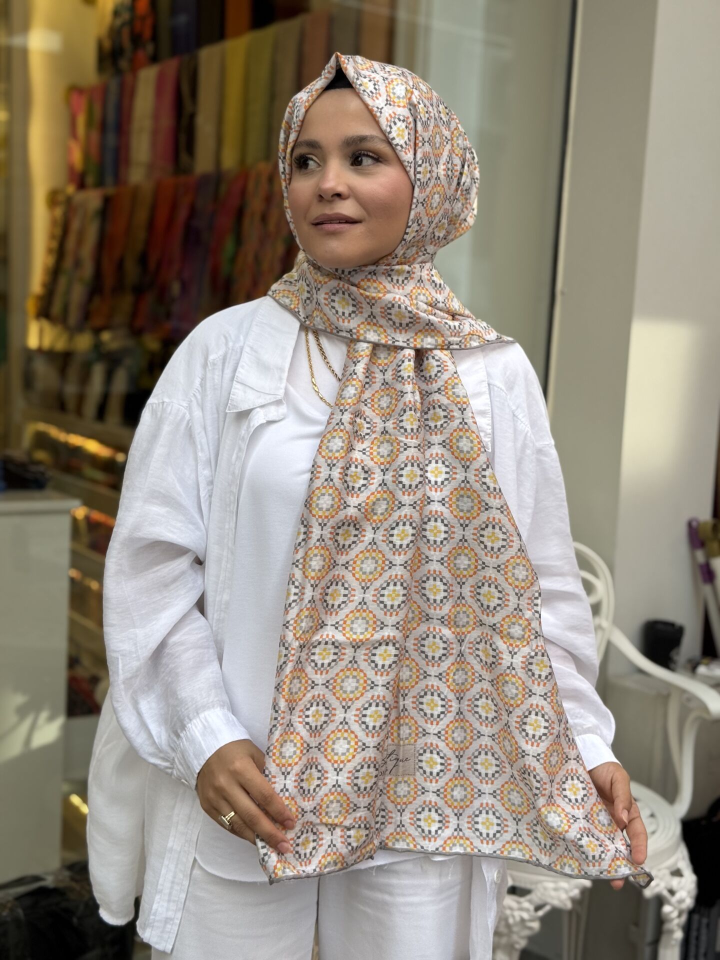 LA BOUTİQUE YAZ SERİNLİĞİ ŞAL 70X190