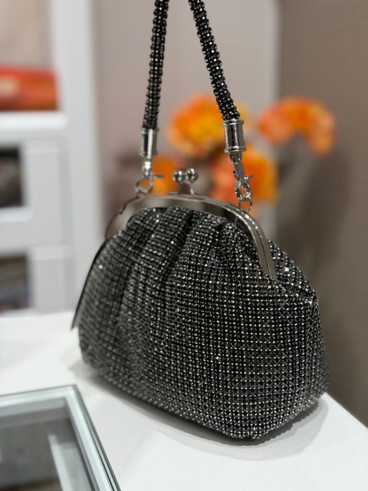 LA BOUTİQUE SWAROVSKİ SİYAH ÇANTA