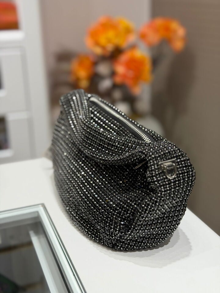 LA BOUTİQUE SWAROVSKİ SİYAH ÇANTA