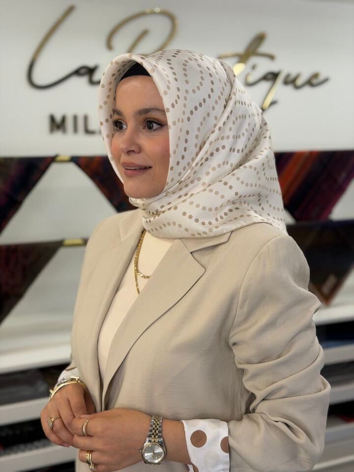 LA BOUTİQUE SURA İPEK EŞARP (ÖN SİPARİŞ)