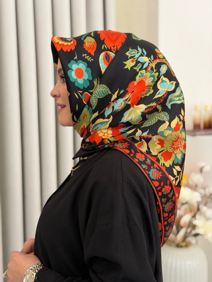 LA BOUTİQUE SURA İPEK EŞARP