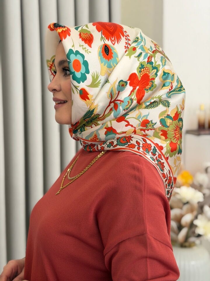 LA BOUTİQUE SURA İPEK EŞARP