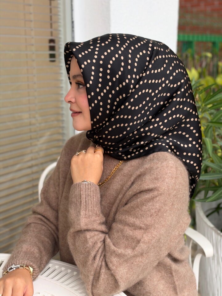 LA BOUTİQUE SURA İPEK EŞARP