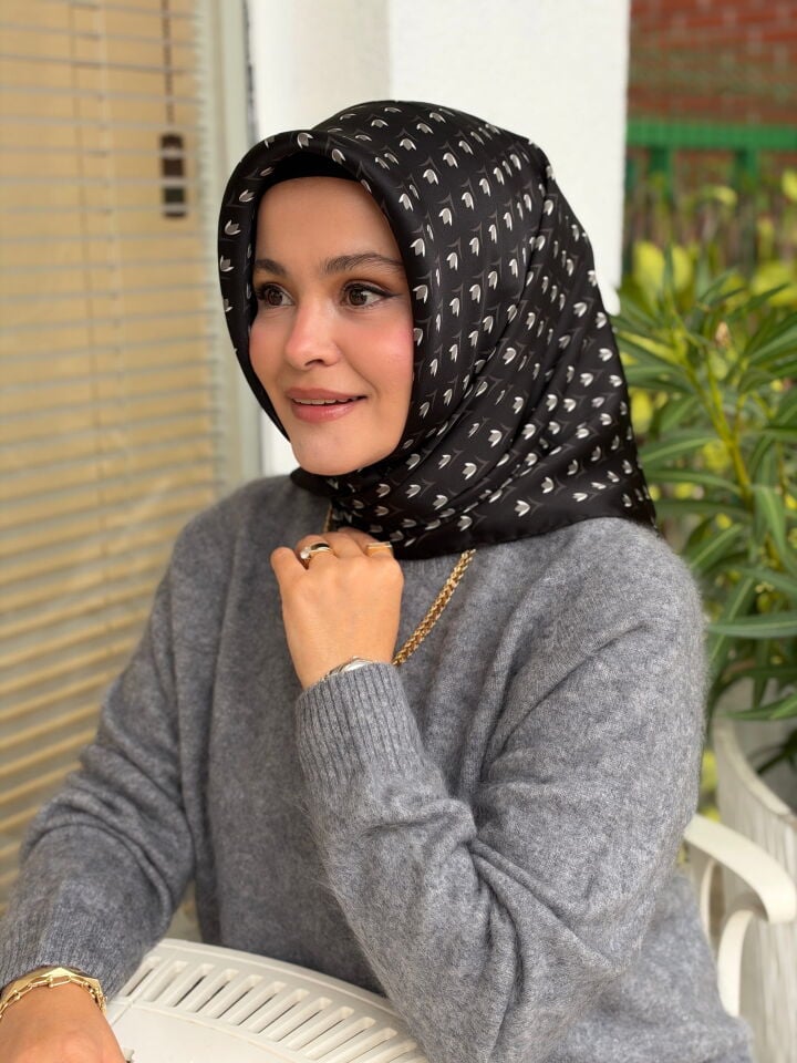 LA BOUTİQUE SURA İPEK EŞARP