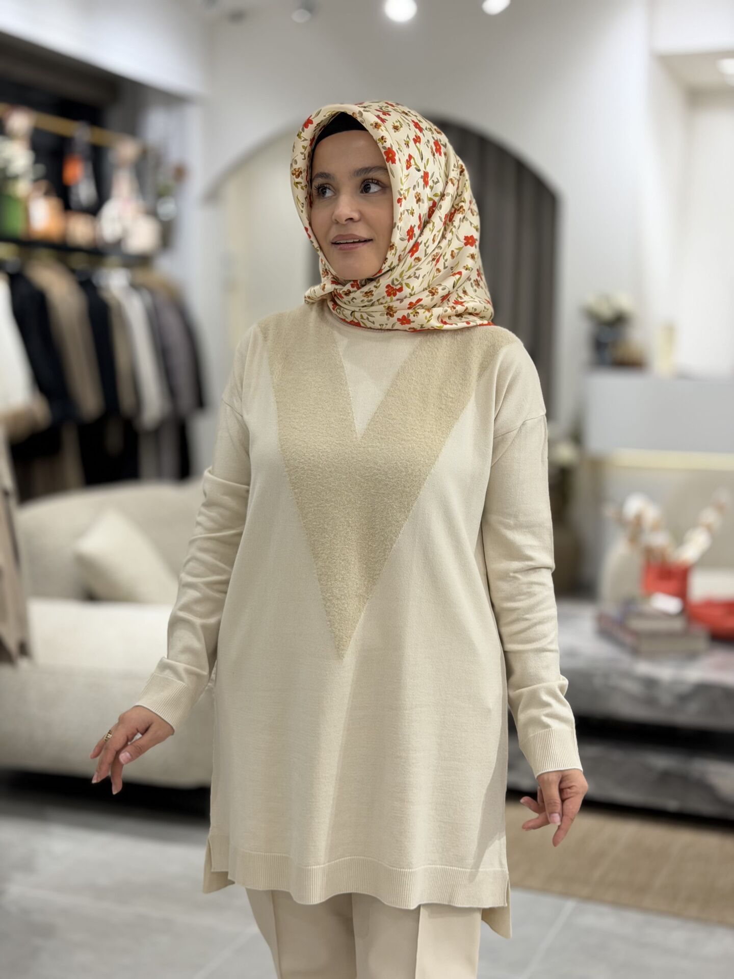 TIĞ TRİKO ÖNÜ V DETAYLI MERSERİZE TRİKO TUNİK BEJ