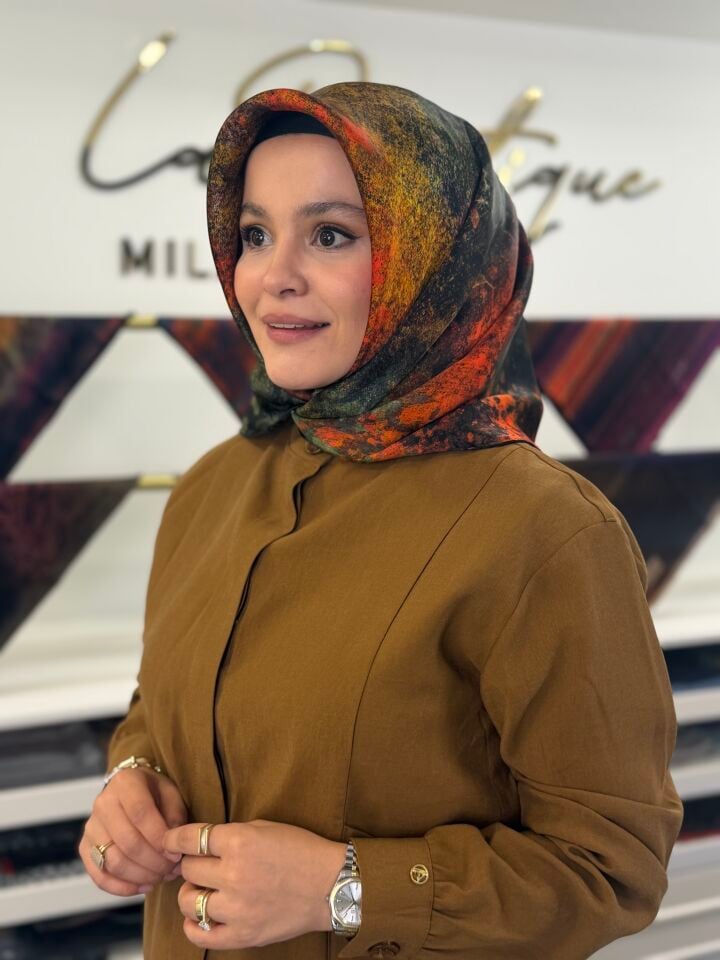 LA BOUTİQUE SURA İPEK EŞARP (ÖN SİPARİŞ)