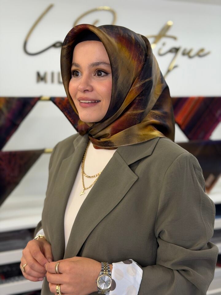 LA BOUTİQUE SURA İPEK EŞARP (ÖN SİPARİŞ)