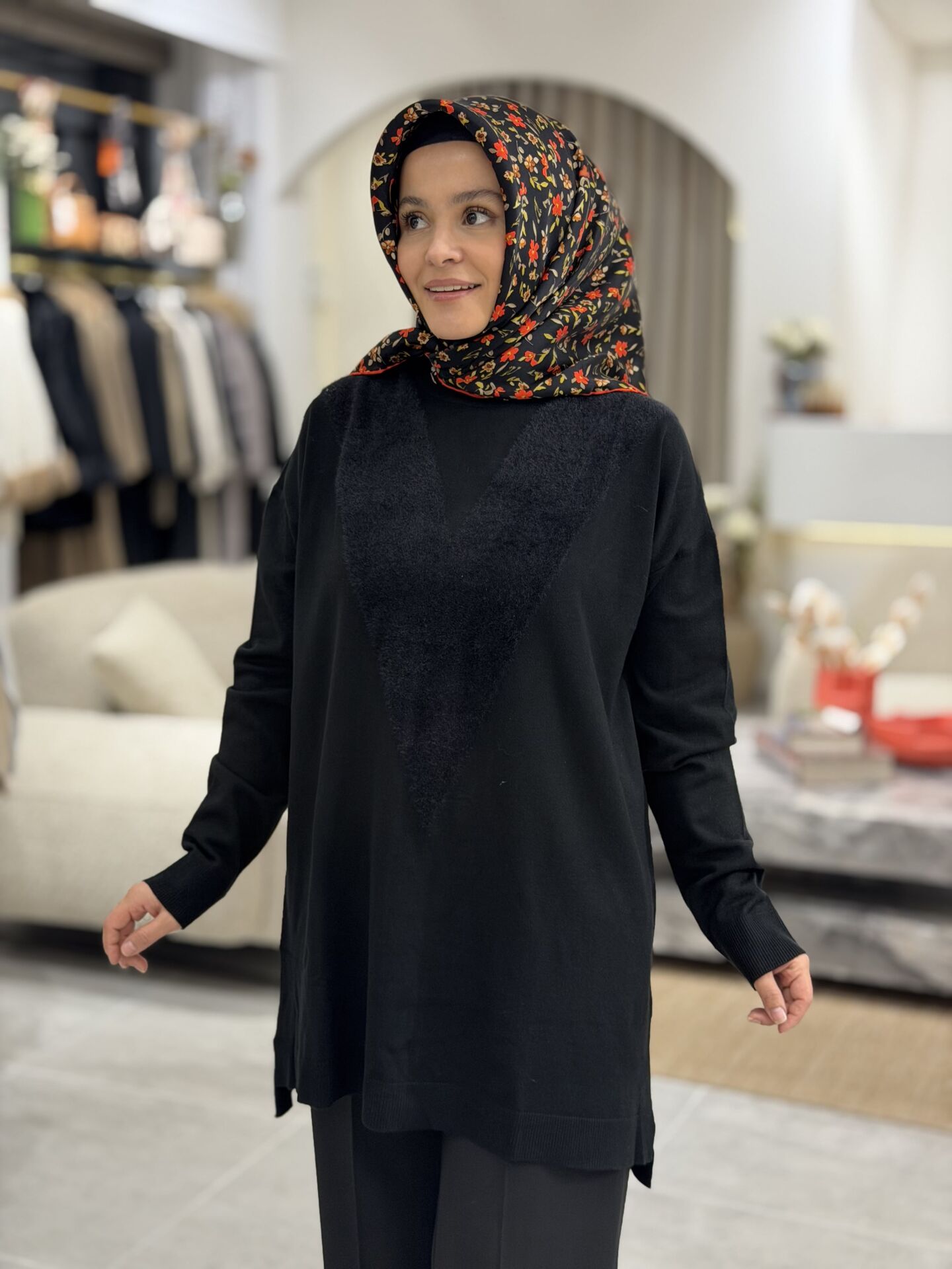 TIĞ TRİKO ÖNÜ V DETAYLI MERSERİZE TRİKO TUNİK SİYAH