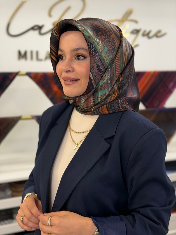 LA BOUTİQUE SURA İPEK EŞARP (ÖN SİPARİŞ)