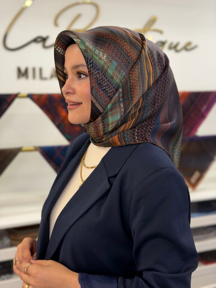 LA BOUTİQUE SURA İPEK EŞARP (ÖN SİPARİŞ)