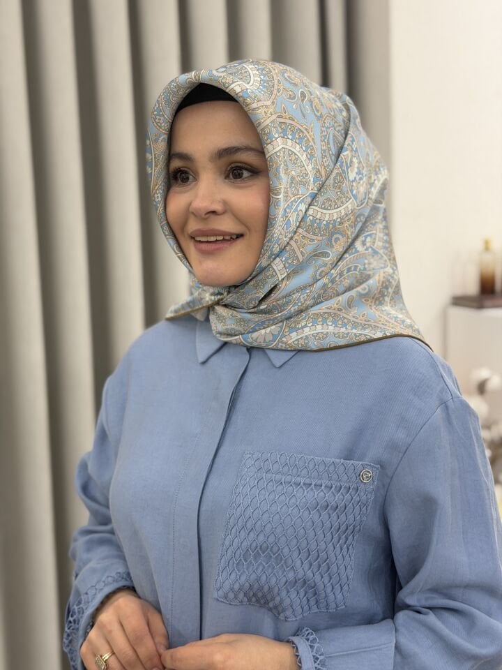 ARMİNE SURA İPEK EŞARP