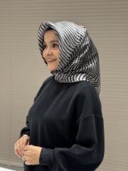 LA BOUTİQUE SURA İPEK EŞARP