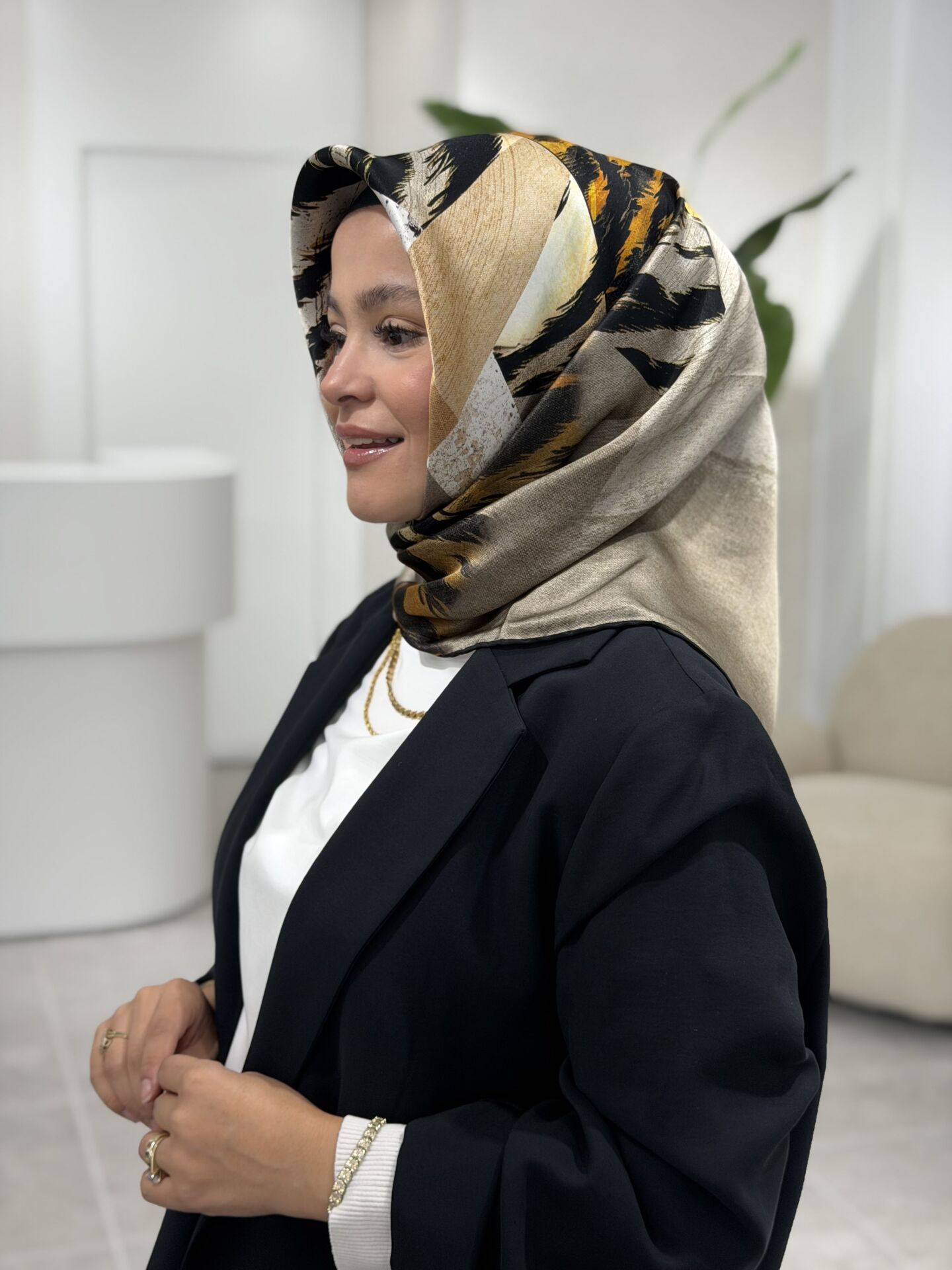 AKER SURA İPEK EŞARP