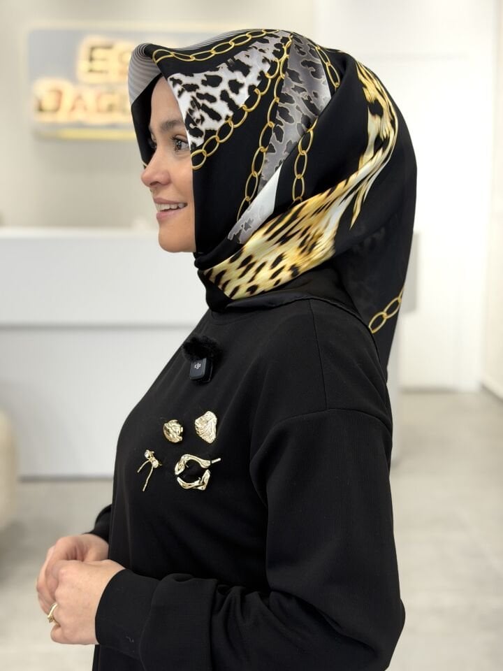 AKER SURA İPEK EŞARP