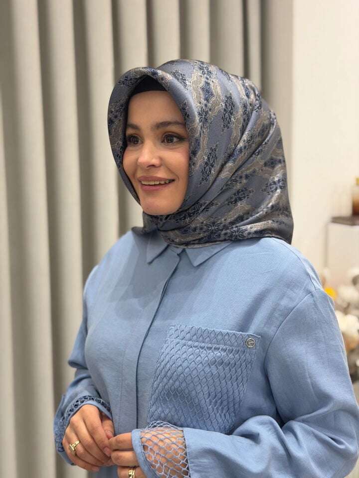 ARMİNE SURA İPEK EŞARP