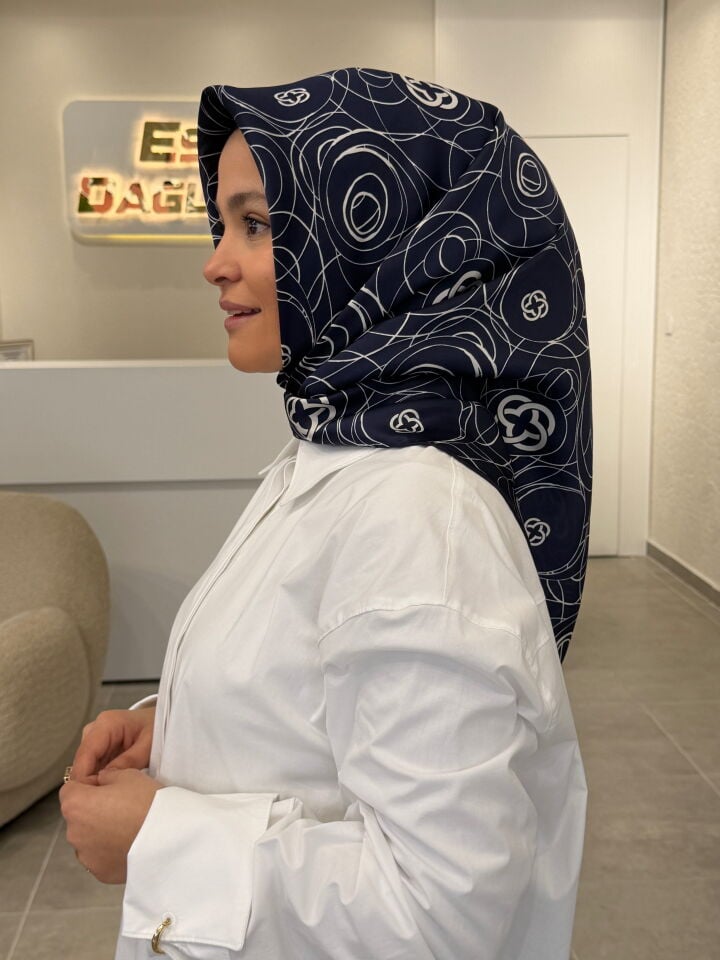 AKER SURA İPEK EŞARP