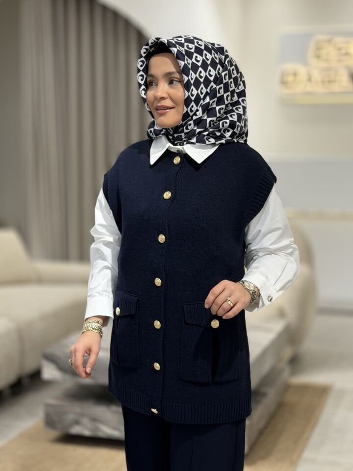 TIĞ TRİKO DÜĞME VE CEP DETAYLI YÜN SÜVETER LACİVERT
