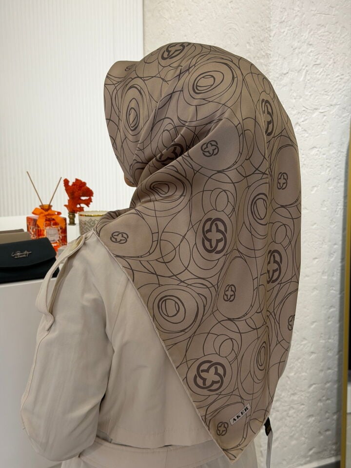 AKER SURA İPEK EŞARP