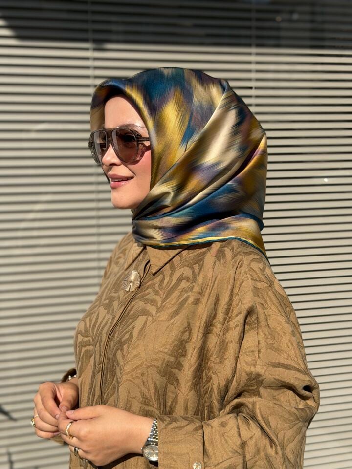 ARMİNE SURA İPEK EŞARP