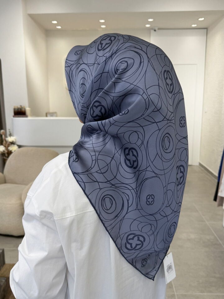 AKER SURA İPEK EŞARP