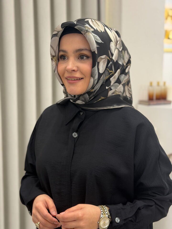 ARMİNE SURA İPEK EŞARP