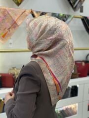 AKER SURA İPEK EŞARP