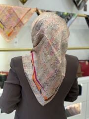 AKER SURA İPEK EŞARP