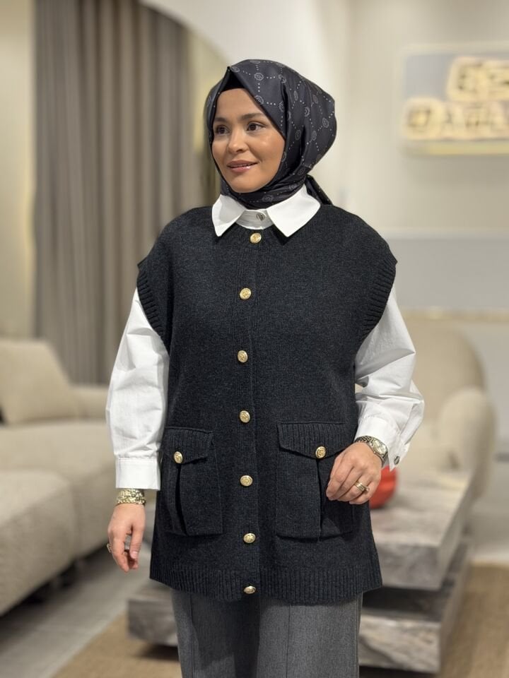 TIĞ TRİKO DÜĞME VE CEP DETAYLI YÜN SÜVETER ANTRASİT