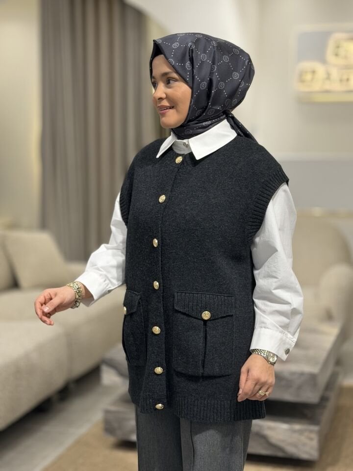 TIĞ TRİKO DÜĞME VE CEP DETAYLI YÜN SÜVETER ANTRASİT