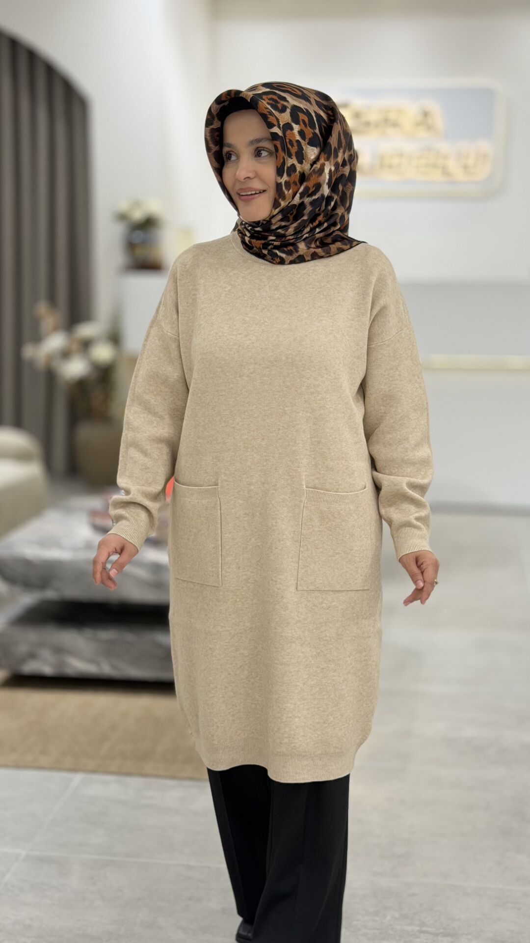 TIĞ TRİKO SIFIR YAKA CEPLİ TRİKO TUNİK BEJ