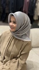 AKER SURA İPEK EŞARP