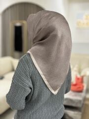 AKER SURA İPEK EŞARP