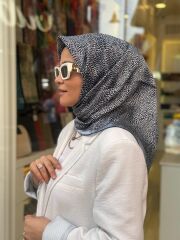 AKER SURA İPEK EŞARP