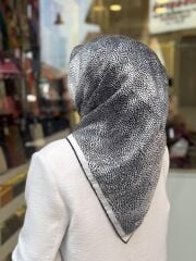 AKER SURA İPEK EŞARP