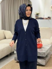 TIĞ TRİKO ETEĞİ SİMLİ ÖNDEN DÜĞMELİ HIRKA LACİVERT