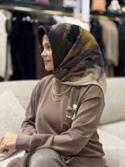 AKER SURA İPEK EŞARP