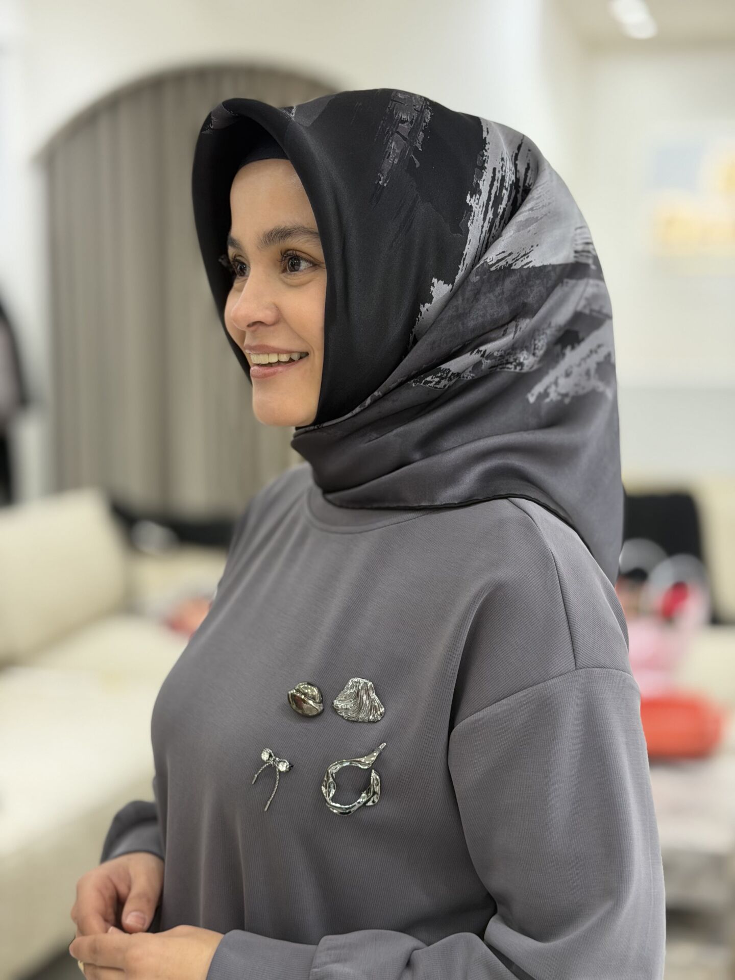 AKER SURA İPEK EŞARP