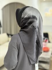 AKER SURA İPEK EŞARP