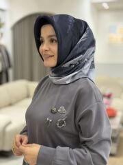 AKER SURA İPEK EŞARP