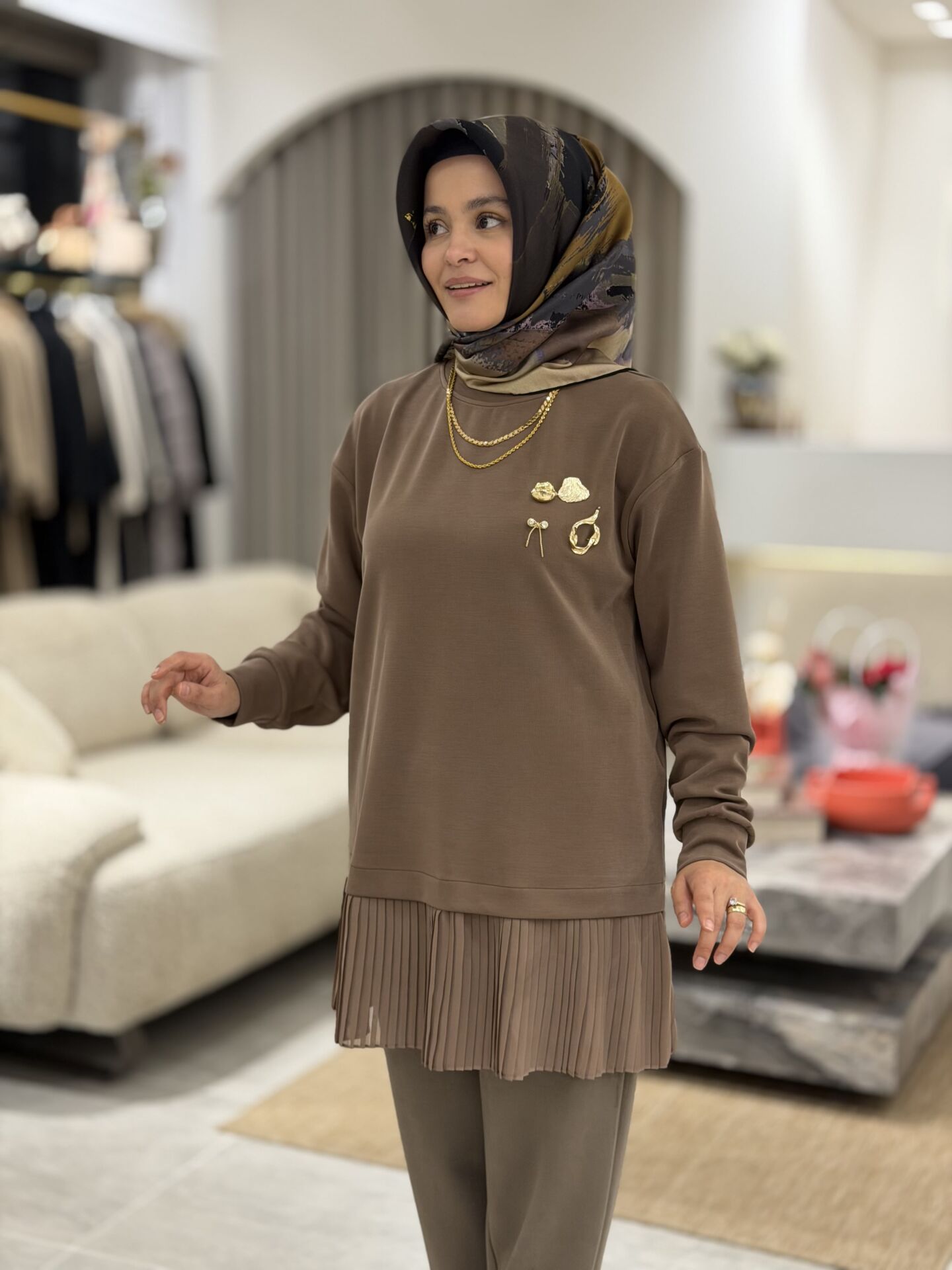 TIĞ TRİKO PLİSE DETAYLI AKSESUARLI TUNİK KAHVE