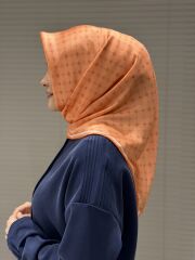 AKER SURA İPEK EŞARP