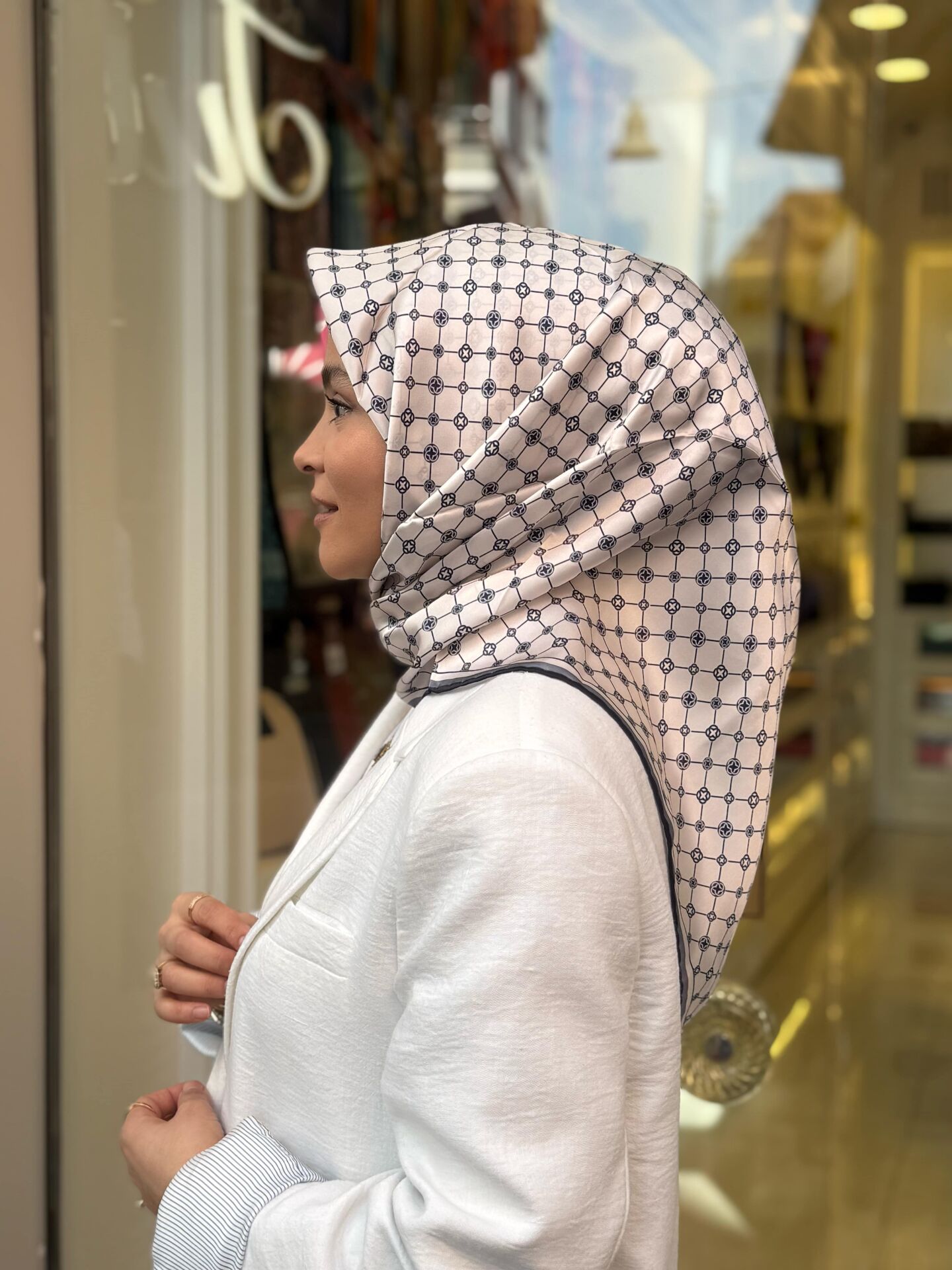 AKER SURA İPEK EŞARP