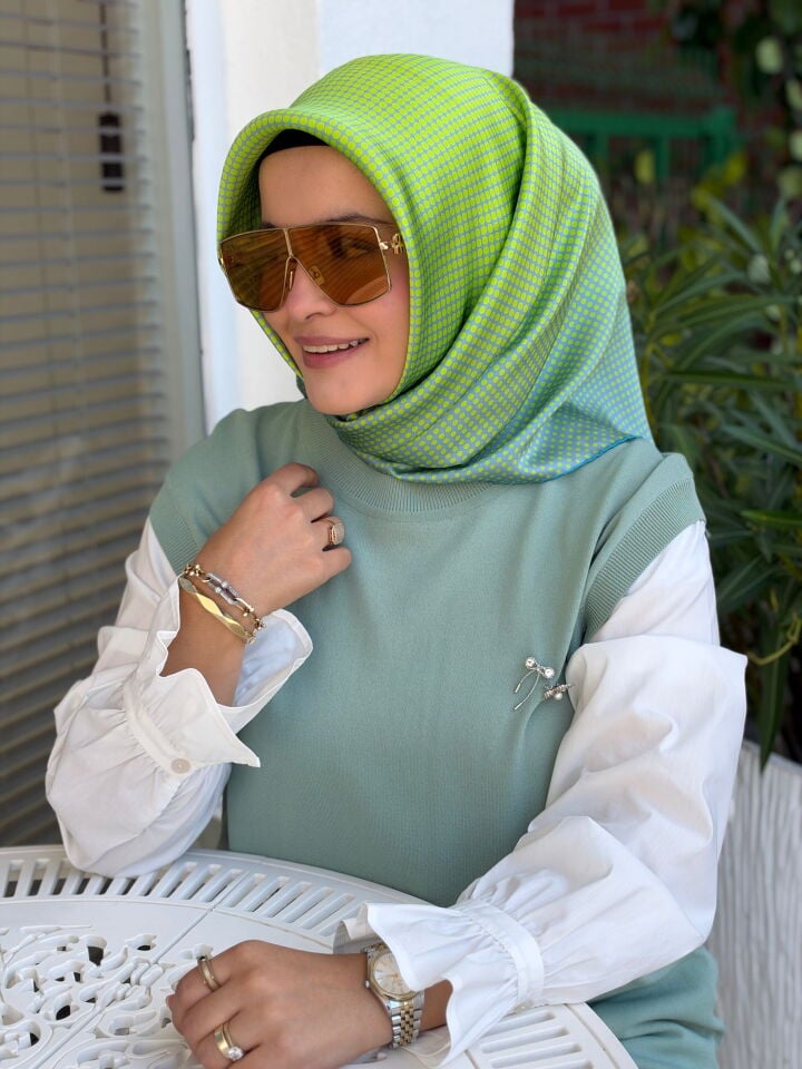 AKER SURA İPEK EŞARP